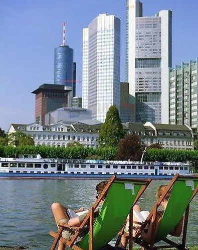 Plaza Otel 3*