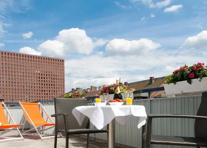 Plaza Otel 3*